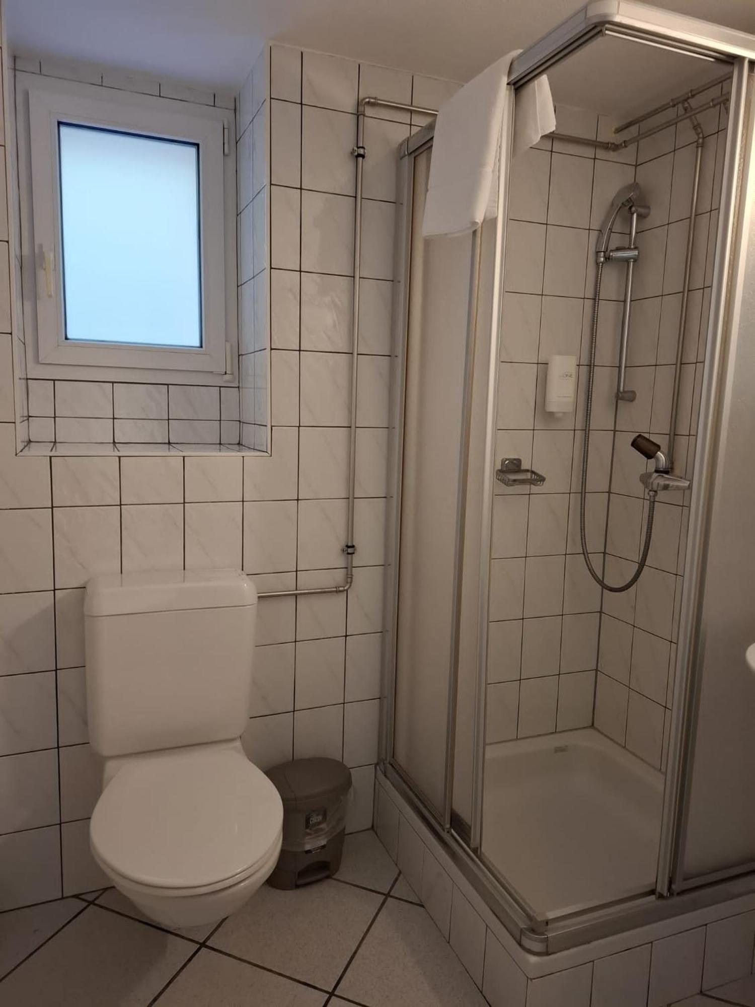 Vezia Hotel 3*